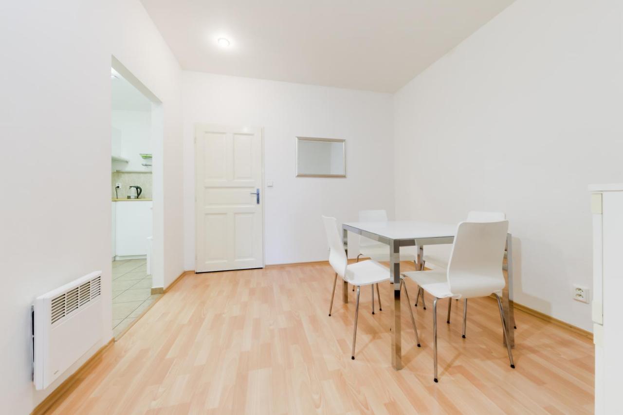 Curiosity Apartments プラハ エクステリア 写真
